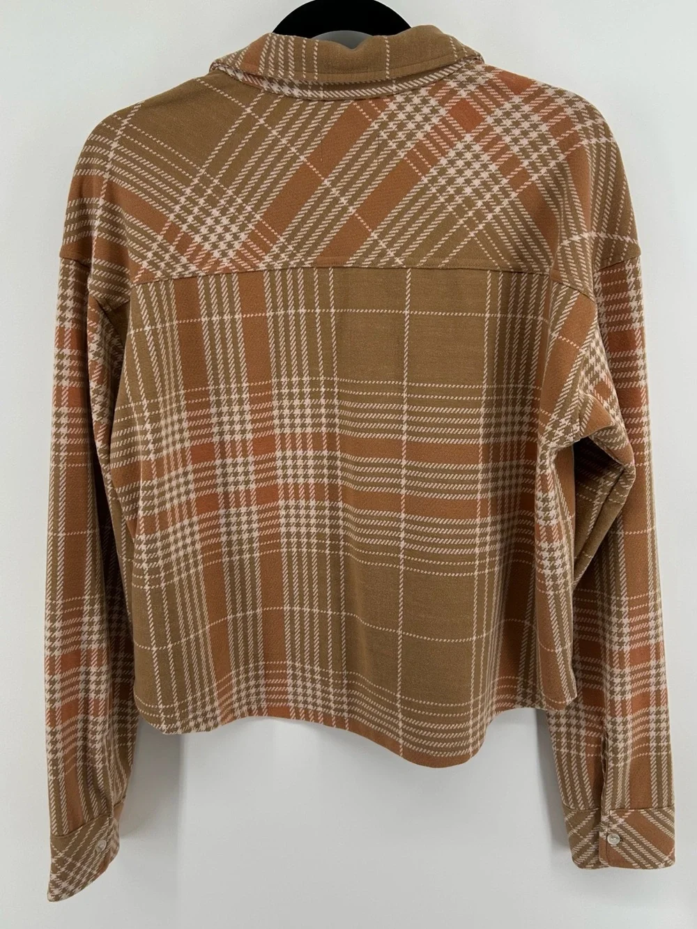 Thread & Supply TXS Tan Cream Plaid Cropped Shacket Shirt Size L Cozy Normcore - Picture 5 of 7